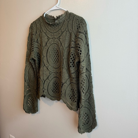 Ultra Pink Olive Crochet Top - Picture 4 of 8